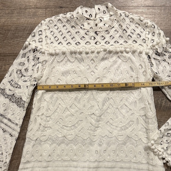 White Lace shift mini Dress with pompom ricrac details size small - Picture 9 of 13